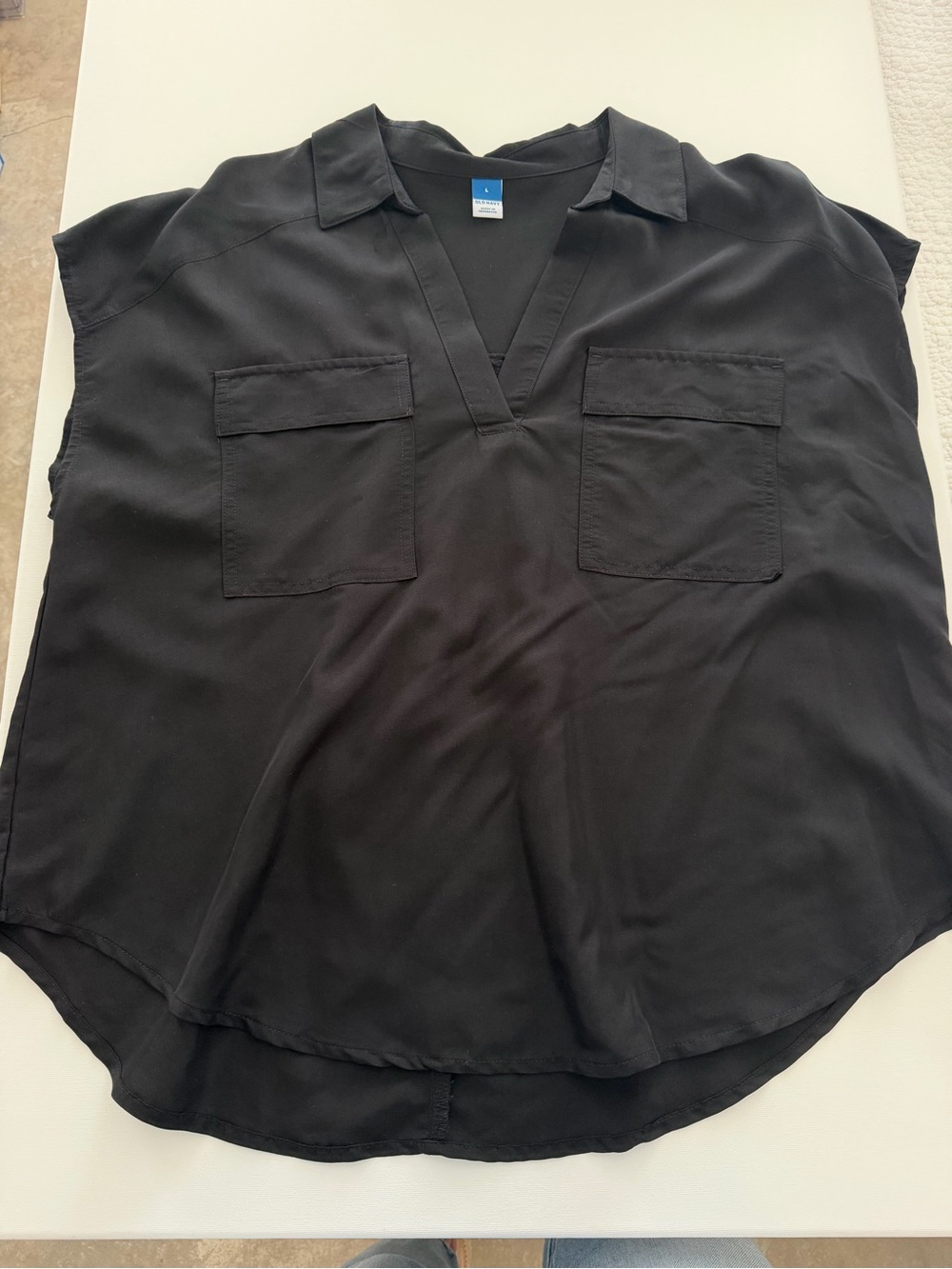 Old Navy Black V-Neck Short Sleeve Pocket Top